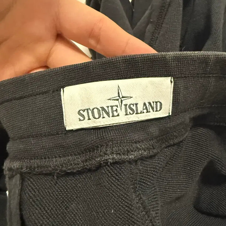 [BUNJANG] Stone Island Shorts / 스톤아일랜드 반바지
