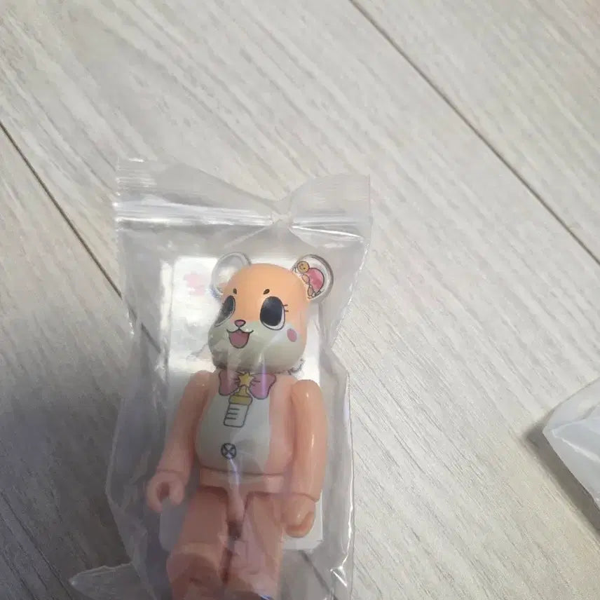 [BUNJANG] Bearbrick Animal Series 37 Chii-chan Figure / 베어브릭 애니멀37탄 치이칸 피규어