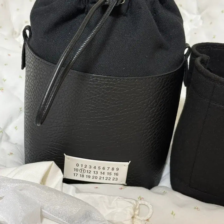 [SOLD OUT] [급처] 메종 마르지엘라 5AC 버킷백 거의 새상품