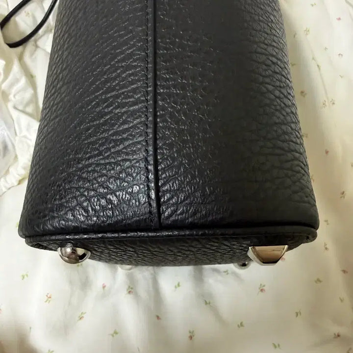 [SOLD OUT] [급처] 메종 마르지엘라 5AC 버킷백 거의 새상품