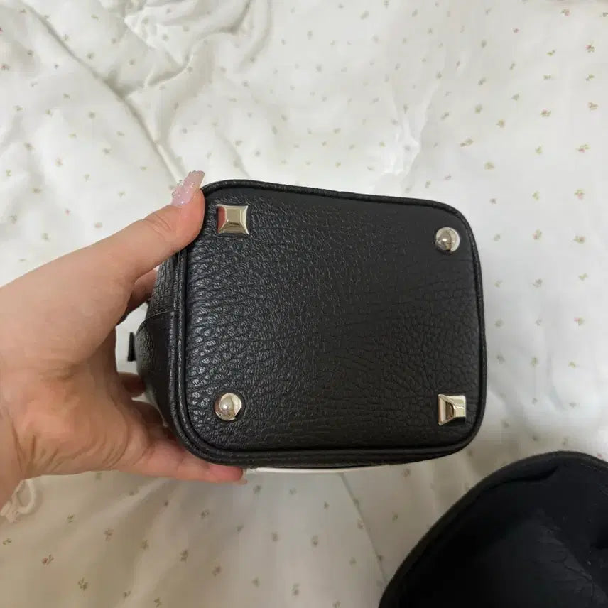 [SOLD OUT] [급처] 메종 마르지엘라 5AC 버킷백 거의 새상품