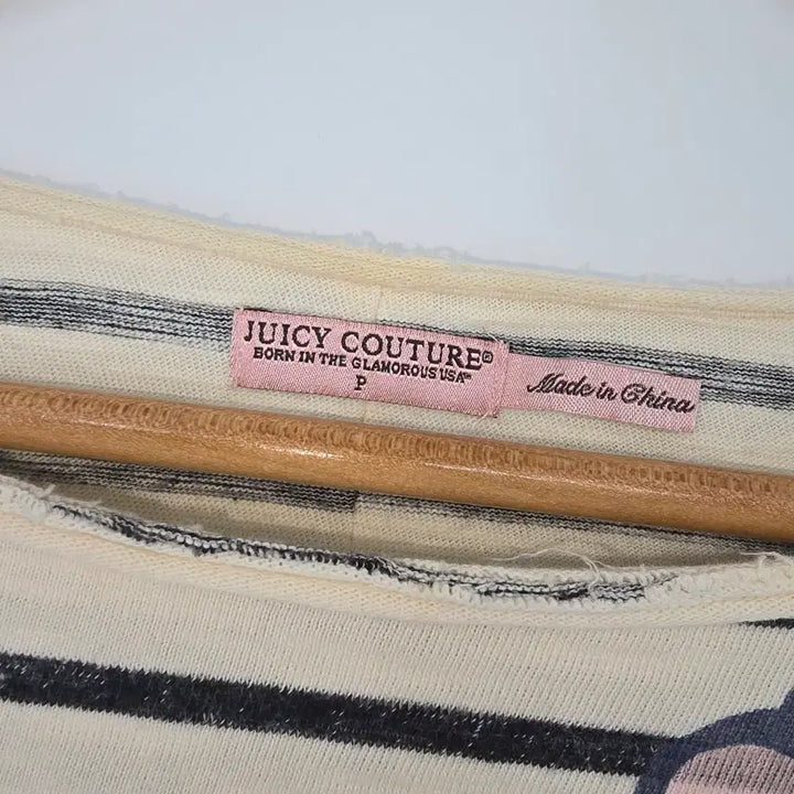[BUNJANG] Juicy Couture Asymmetrical Stripe Flower Crop Top / JUICY COUTURE 언발 스트라이프 플라워 크롭 티 [B40801]