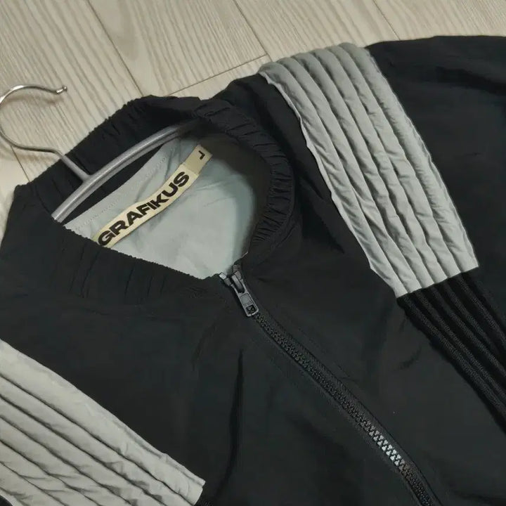 [BUNJANG] Graffeakers Western Windbreaker Jacket / 그래피커스 웨스턴 바람막이 자켓