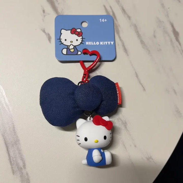 [BUNJANG] Denim Ribbon Hello Kitty Figure Keyring / 데님 리본 헬로키티 피규어 키링