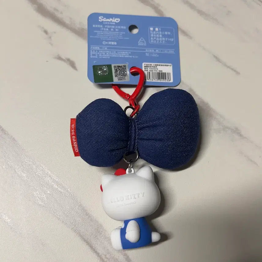 [BUNJANG] Denim Ribbon Hello Kitty Figure Keyring / 데님 리본 헬로키티 피규어 키링