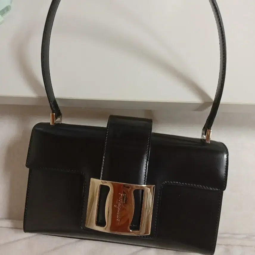 [SOLD OUT] 페라가모 미니백 숄더백 정품 페라가모 여성 가방