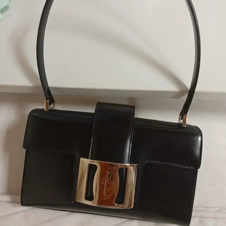 [SOLD OUT] 페라가모 미니백 숄더백 정품 페라가모 여성 가방