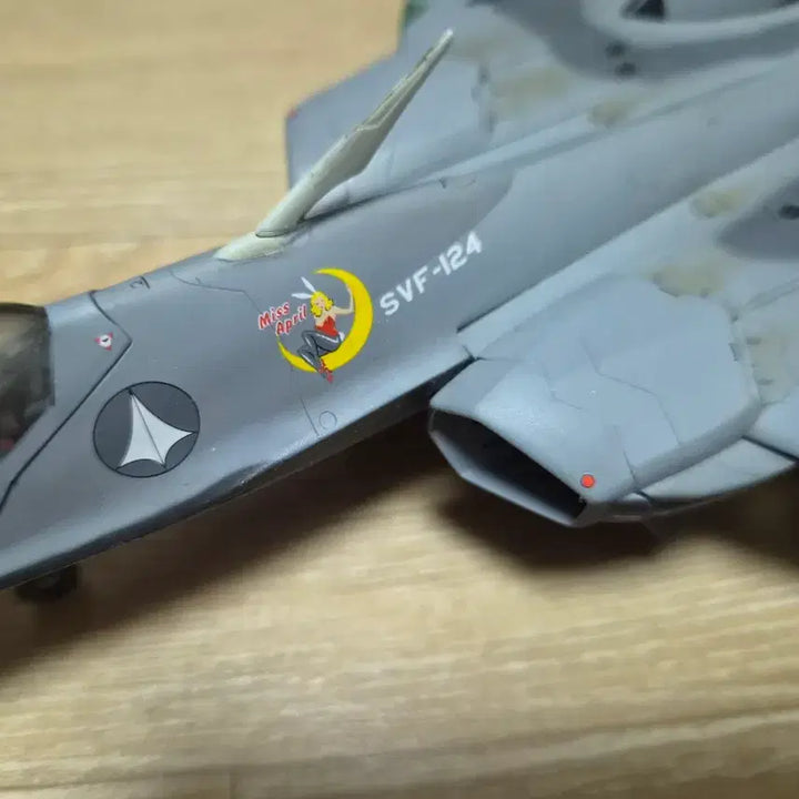 [BUNJANG] Macross 1/72 SVF-124 Moon Shooter Fighter Aircraft Kit / Macross 1/72 문슈터 SVF-124 전투기 프라모델 도색완성품