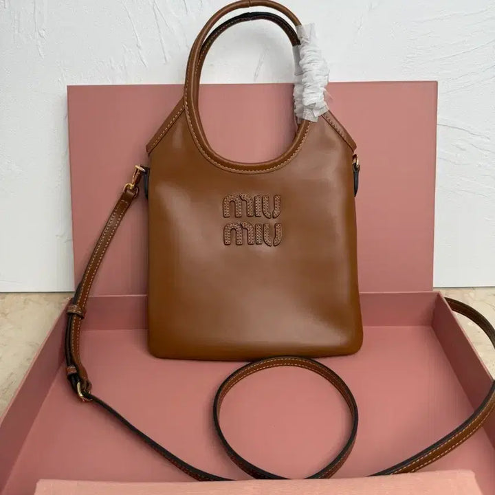 [BUNJANG] Miu Miu Ivy Leather Tote Bag / 미우미우 아이비 가죽 토트백