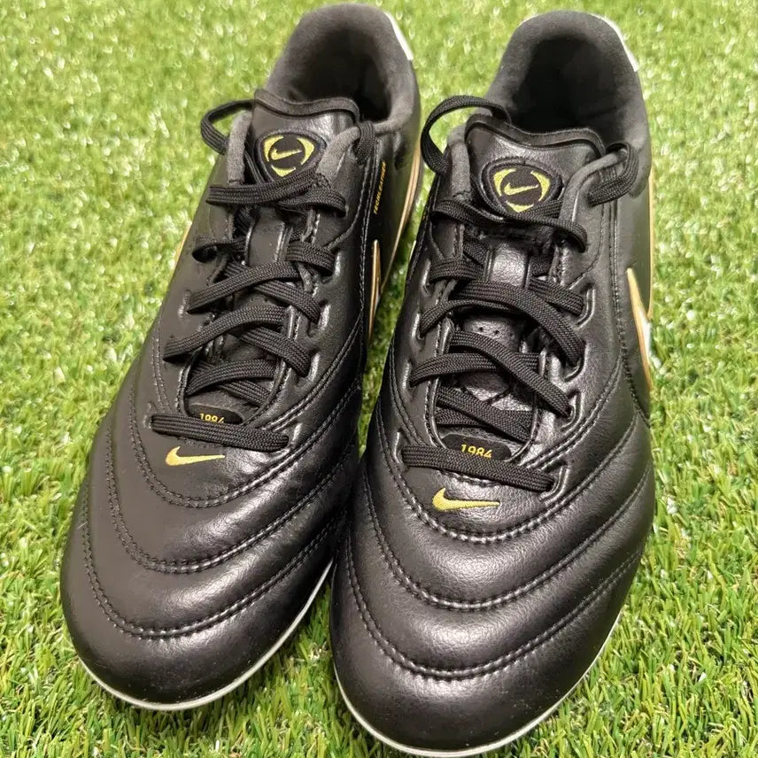 [BUNJANG] Nike Tiempo Ligera Soccer Cleats (US 7) / 나이키 티엠포 리게라(250)