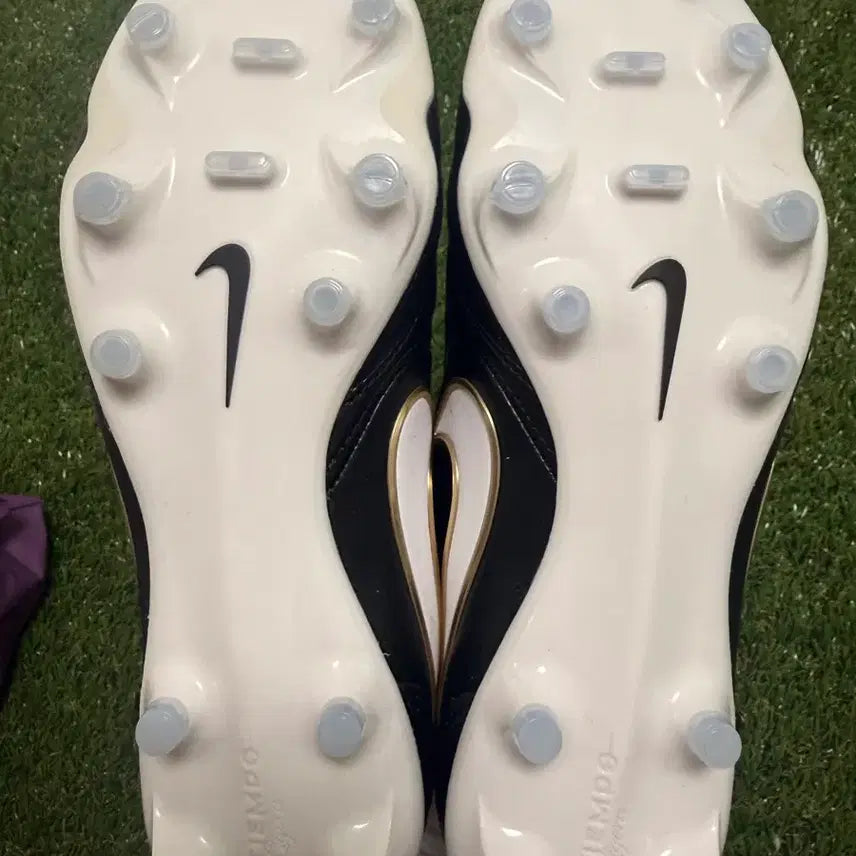 [BUNJANG] Nike Tiempo Ligera Soccer Cleats (US 7) / 나이키 티엠포 리게라(250)