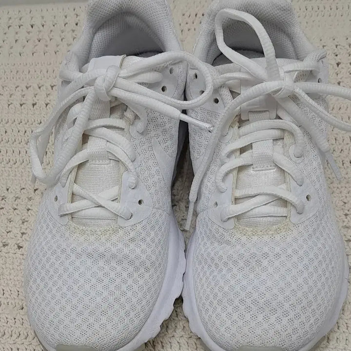 [BUNJANG] Nike White Sneakers (230) / 나이키 운동화  230