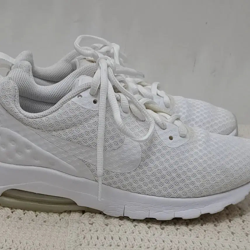 [BUNJANG] Nike White Sneakers (230) / 나이키 운동화  230