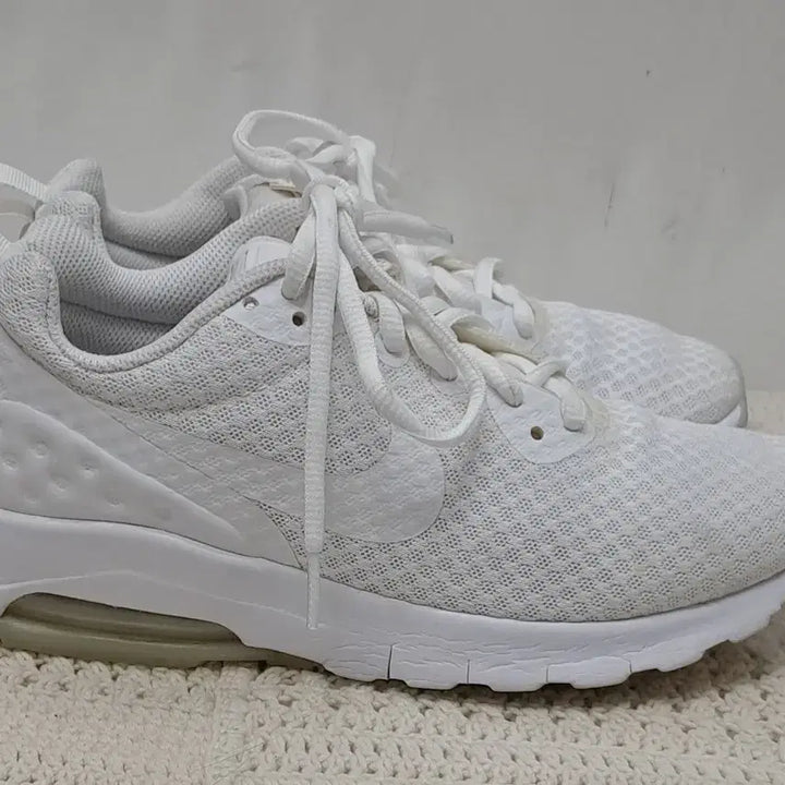 [BUNJANG] Nike White Sneakers (230) / 나이키 운동화  230