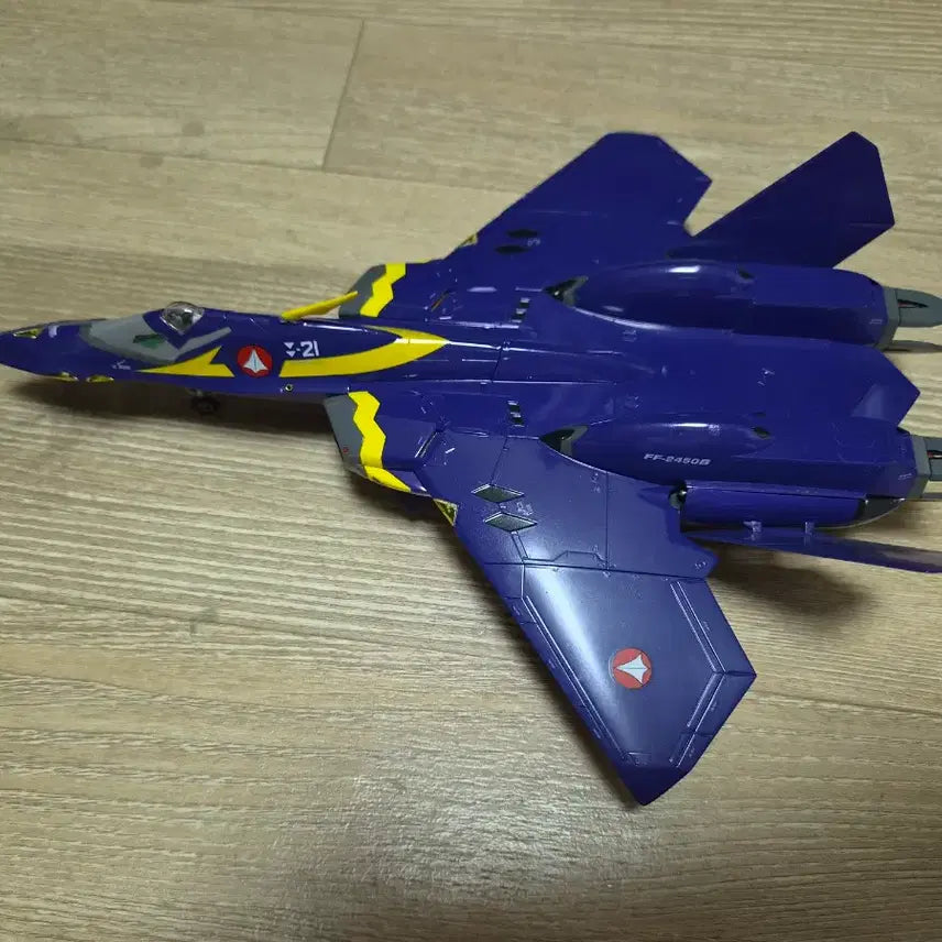 [BUNJANG] Hasegawa 1/72 Macross Plus Isamu Rival Machine Painted Model / 하세가와 1/72 마크로스 플러스 이사무 라이벌기 도색완성품