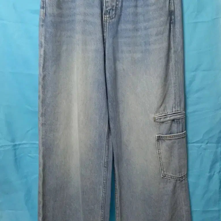 [BUNJANG] G/M Korean Version Wide Cargo Jeans (Light Wash, Unisex) / G/M 코리안 버전 와이드 카고  연청 55 남여 공용