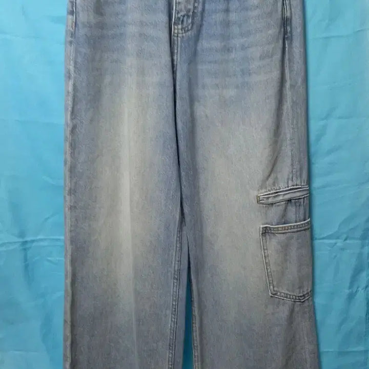 [BUNJANG] G/M Korean Version Wide Cargo Jeans (Light Wash, Unisex) / G/M 코리안 버전 와이드 카고  연청 55 남여 공용