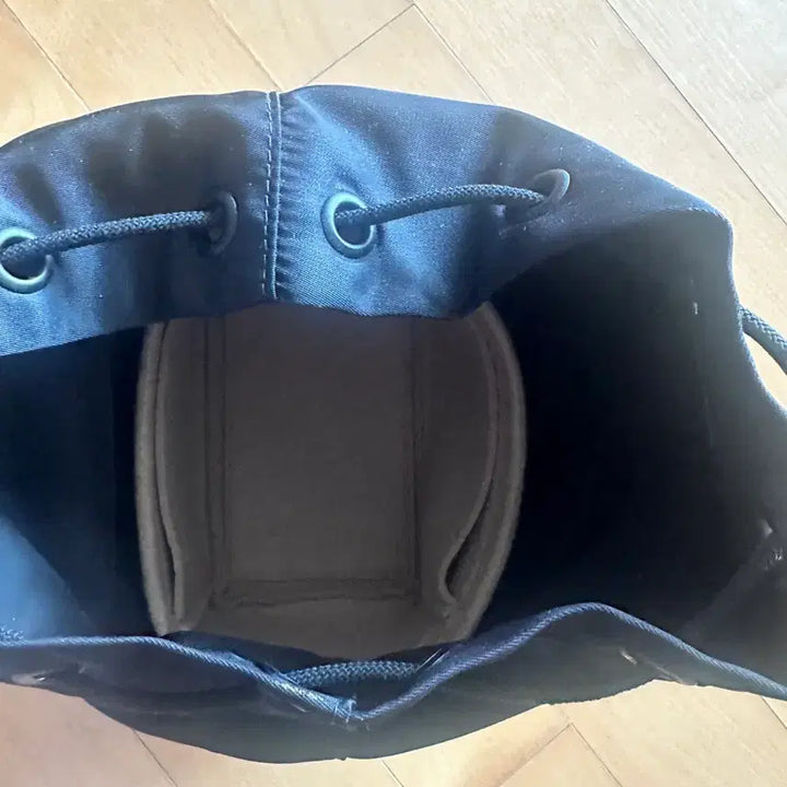 [BUNJANG] Burberry Drawstring Pouch Bag / 버버리 블랙 드로스트링 파우치 백