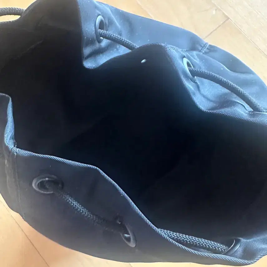 [BUNJANG] Burberry Drawstring Pouch Bag / 버버리 블랙 드로스트링 파우치 백