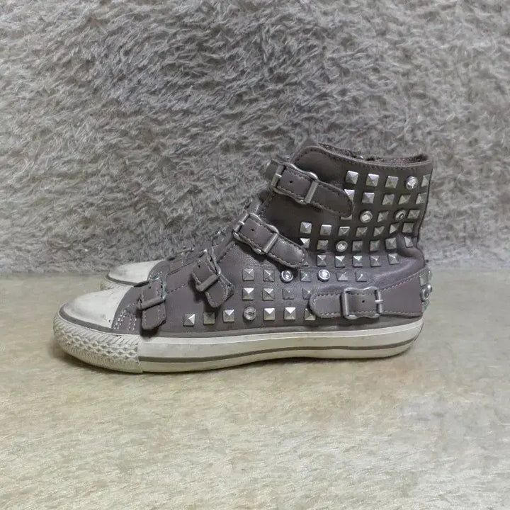 [BUNJANG] Bettyboom Vintage Ash Jenial Gray Wedge Sneakers / 베티붐구제 230 아쉬 제니얼 그레이 웨지 운동화 중고 신발