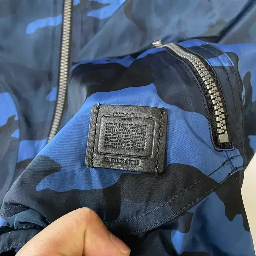 [BUNJANG] Coach Blue Camo Hooded Windbreaker Jacket / 코치 블루 카모 후드 바람막이