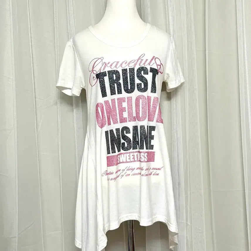 [BUNJANG] Chu xxx Glitter Printing Asymmetrical Top / Chu xxx 글리터 프린팅 언발 탑