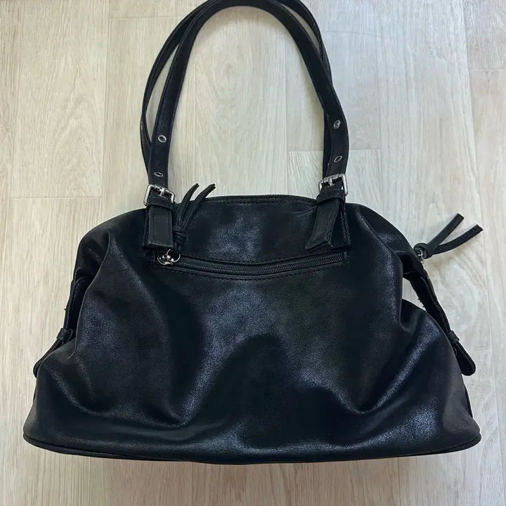 [BUNJANG] Pocket Leather Shoulder Bag Black / 포켓 레더 숄더백 블랙
