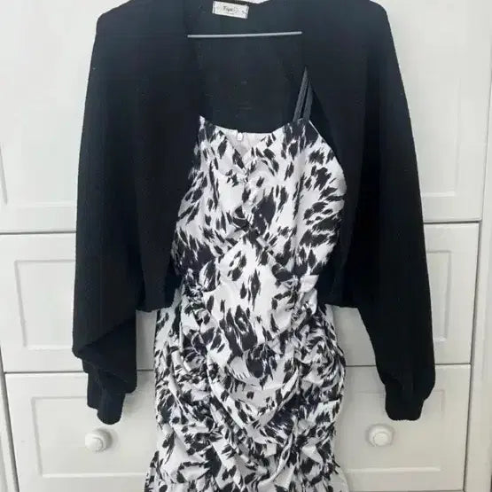 [BUNJANG] Black Pattern Shirring Dress + Cardigan Set / 블랙 패턴 셔링 원피스 + 가디건 세트