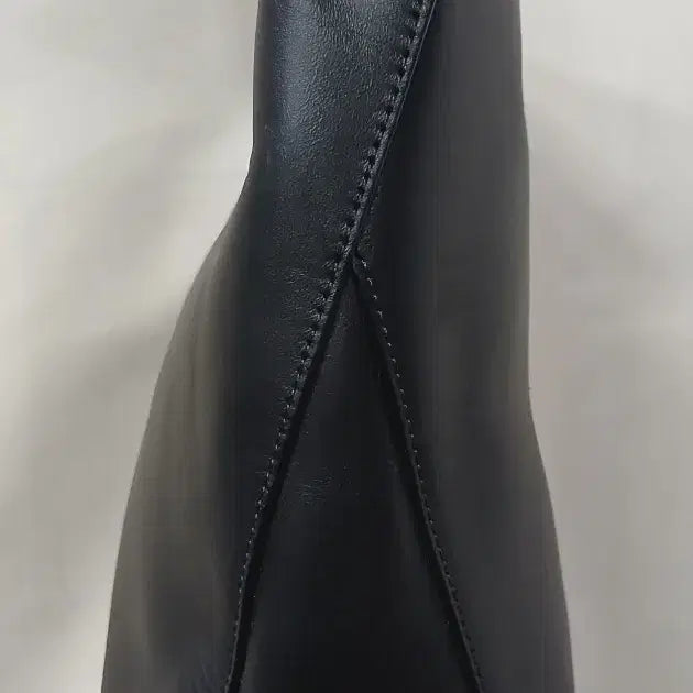 [BUNJANG] Beanpole Black Leather Bucket Bag / 빈폴 블랙 가죽 버킷백