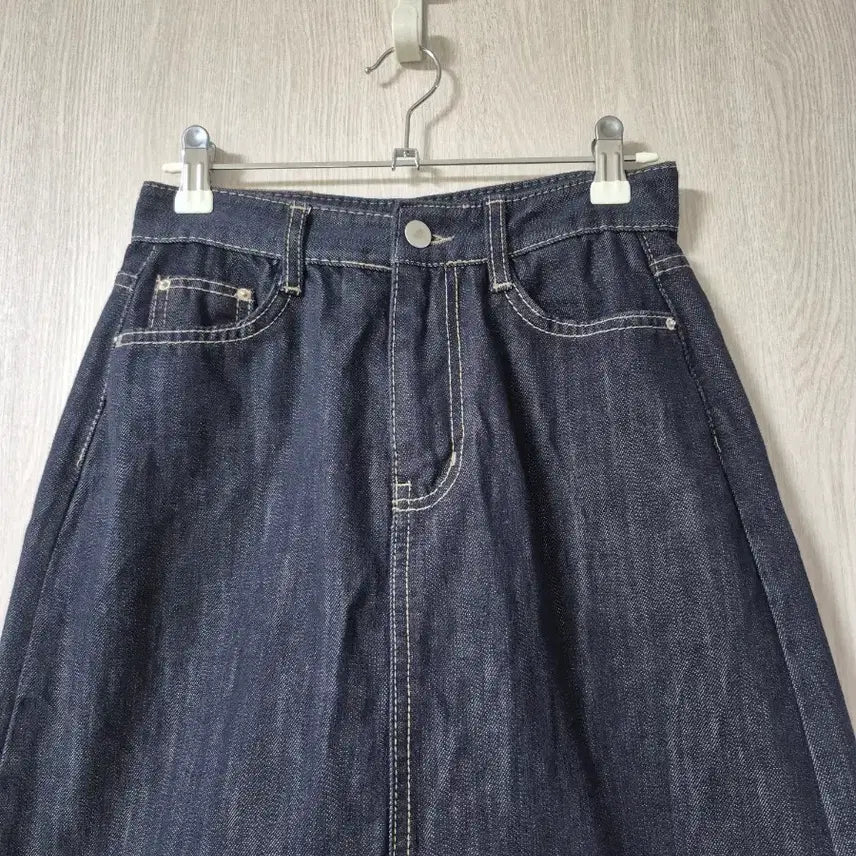 [BUNJANG] Fromheadtotoe Denim Midi Skirt / 프롬헤드투토 데님 미디 스커트