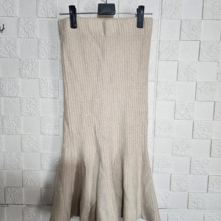 [BUNJANG] Beige Knit Flare Skirt / 베이지 니트 플레어 스커트 새제품