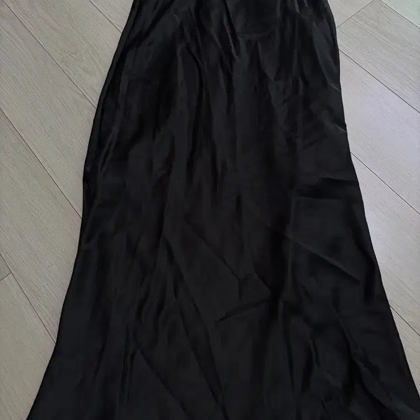[BUNJANG] Becoming27 Black Silk Long Skirt / 비커밍27 블랙 실크스커트