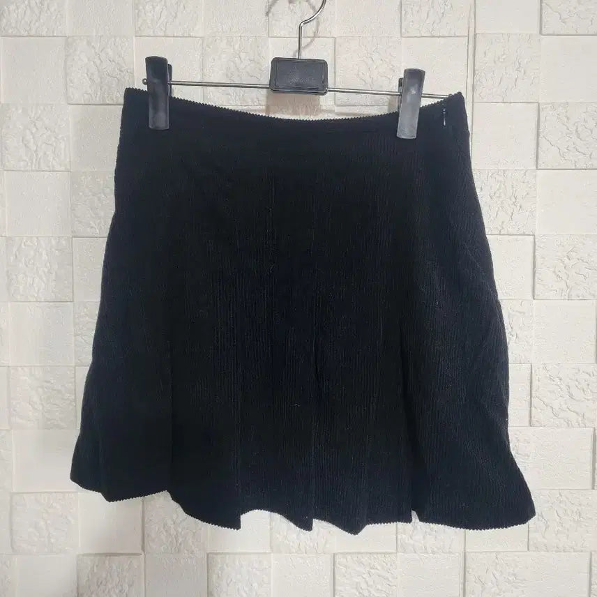 [BUNJANG] Corduroy Flare Skirt Black / 코듀로이 플레어 스커트 블랙 새제품