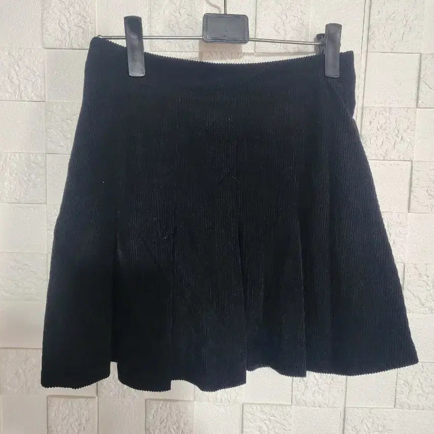 [BUNJANG] Corduroy Flare Skirt Black / 코듀로이 플레어 스커트 블랙 새제품