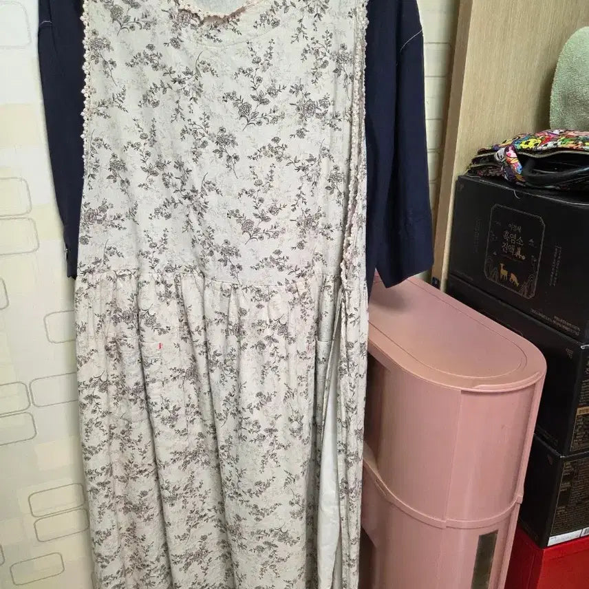 [BUNJANG] Linen Dress with Floral Pattern and Lace Detail / 린넨 원피스