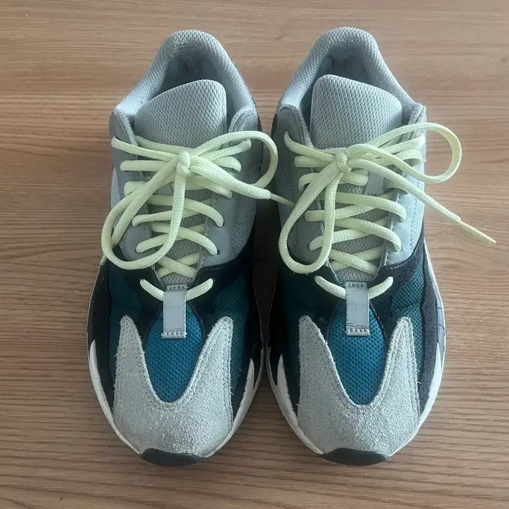 [BUNJANG] Adidas Yeezy Boost 700 Wave Runner Solid Grey / 아디다스 이지 부스트 700 웨이브 러너 솔리드 그레이 2021/2022