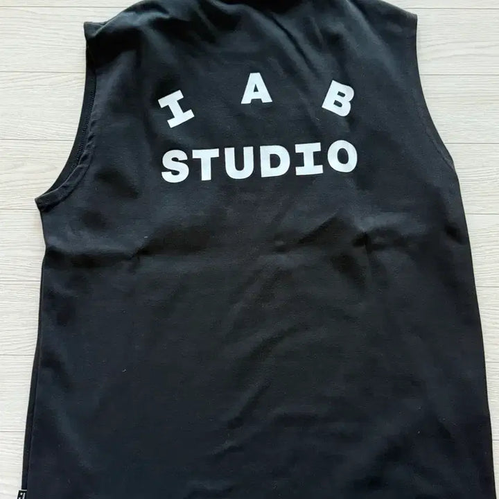 [SOLD OUT] 아이앱 스튜디오 슬리브리스 블랙