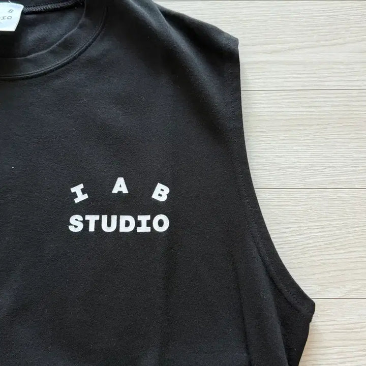[SOLD OUT] 아이앱 스튜디오 슬리브리스 블랙