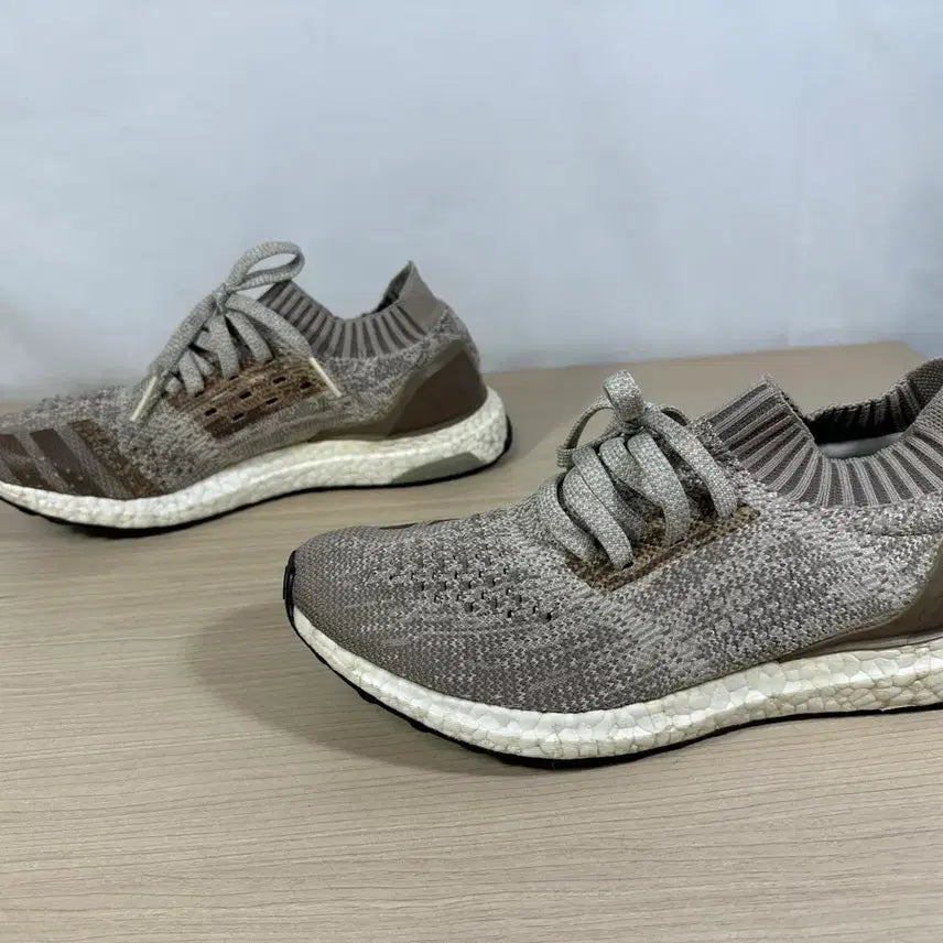 [BUNJANG] Adidas Ultraboost Grey Sneakers 260 / 아디다스 울트라부스트 회색 운동화 260