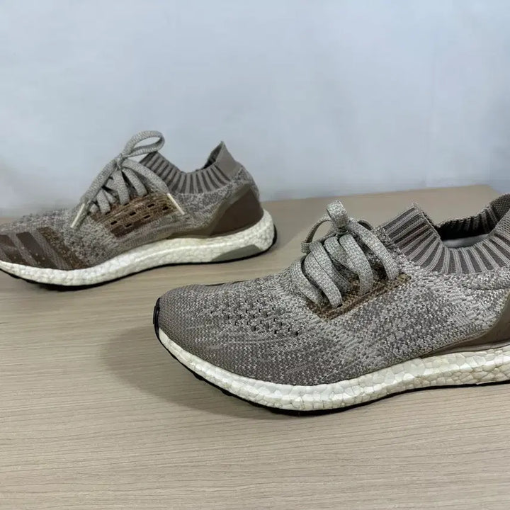 [BUNJANG] Adidas Ultraboost Grey Sneakers 260 / 아디다스 울트라부스트 회색 운동화 260