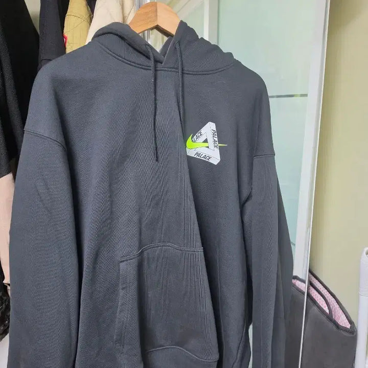 [BUNJANG] Palace Nike Collaboration Hoodie / 팔라스 나이키 후드