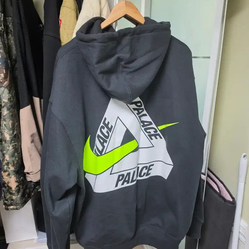 [BUNJANG] Palace Nike Collaboration Hoodie / 팔라스 나이키 후드