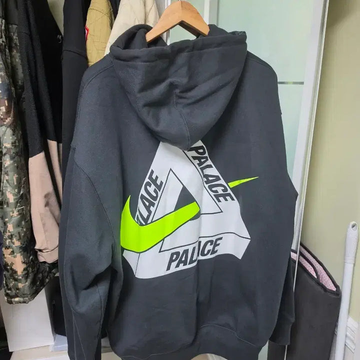 [BUNJANG] Palace Nike Collaboration Hoodie / 팔라스 나이키 후드