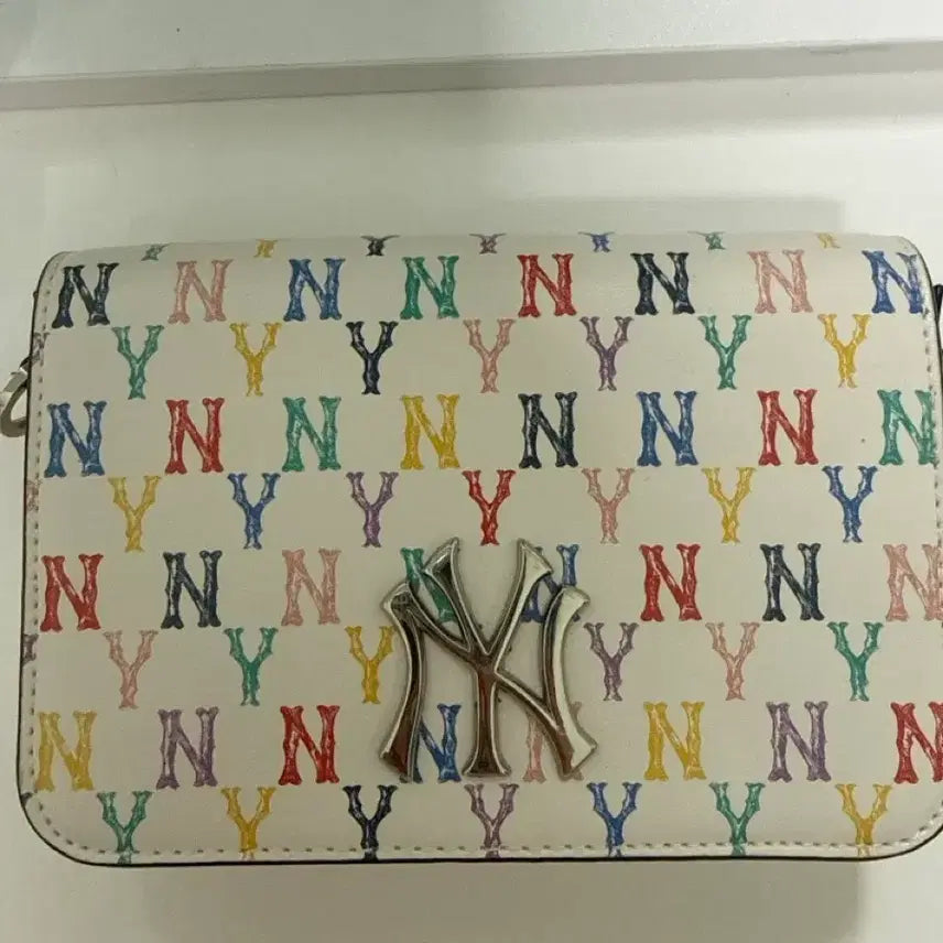 [BUNJANG] MLB New York Yankees Monogram Rainbow Hoodie Bag / MLB 뉴욕양키스 모노그램 레인보우 후디백