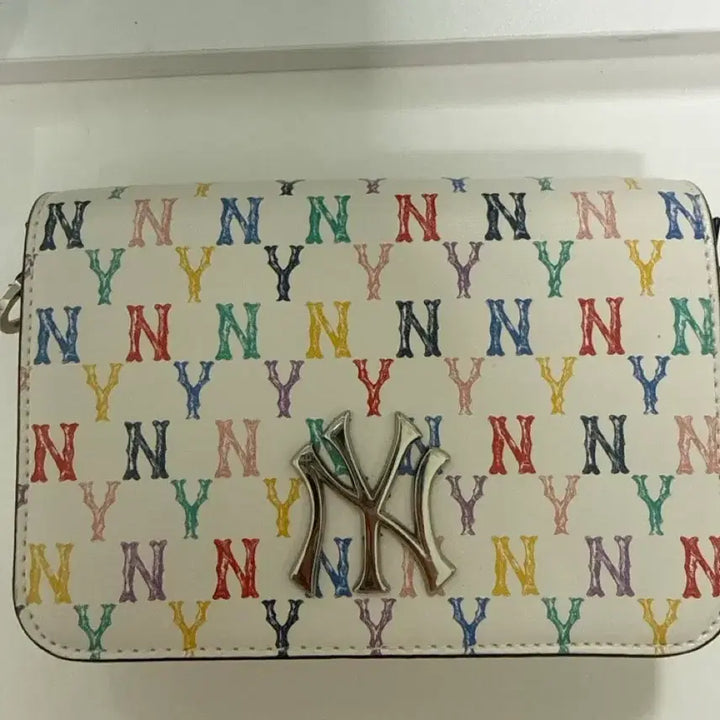 [BUNJANG] MLB New York Yankees Monogram Rainbow Hoodie Bag / MLB 뉴욕양키스 모노그램 레인보우 후디백