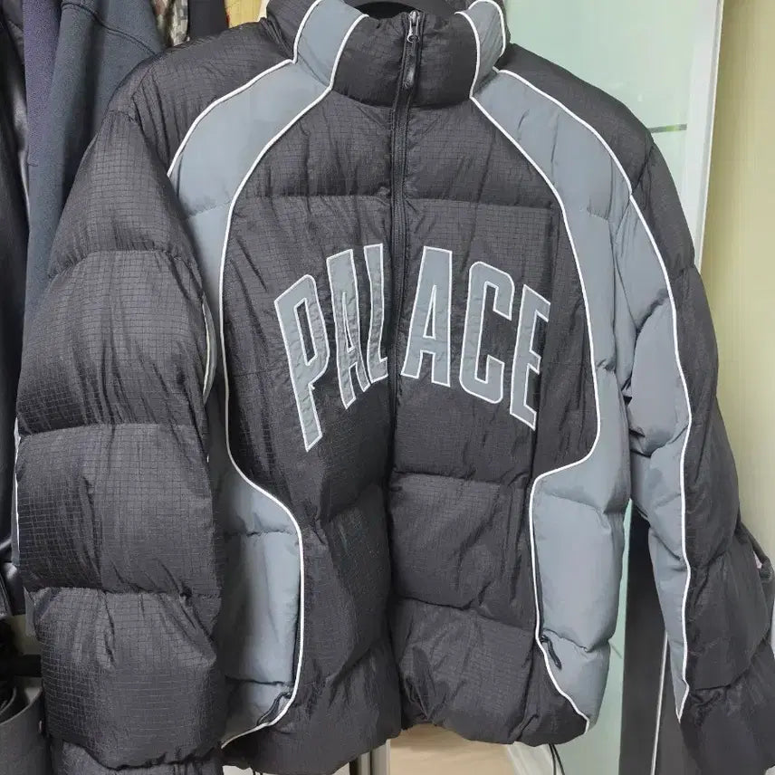 [BUNJANG] Palace Puffer Padding Grey XL / 팔라스 푸퍼 패딩 그레이 xl