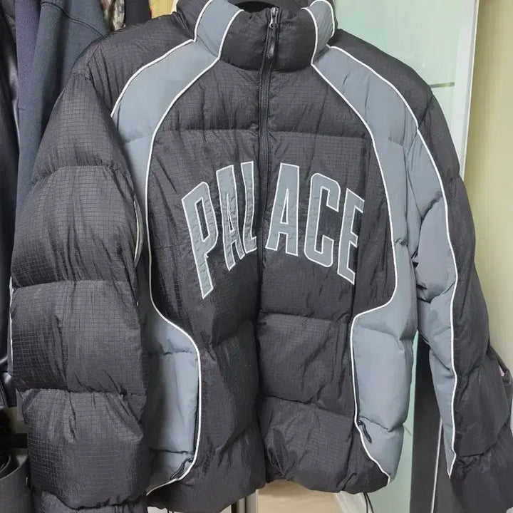[BUNJANG] Palace Puffer Padding Grey XL / 팔라스 푸퍼 패딩 그레이 xl