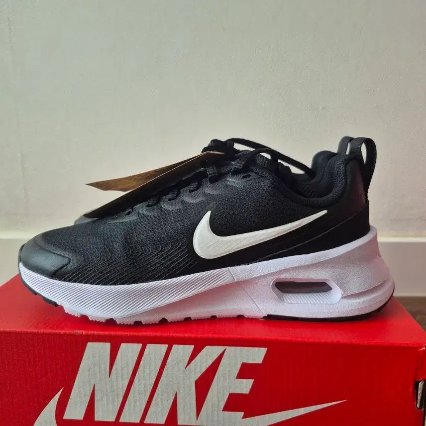 [BUNJANG] Nike Air Max Nuaxis Running Shoes 235mm / (새상품)나이키 런닝화 에어맥스235mm