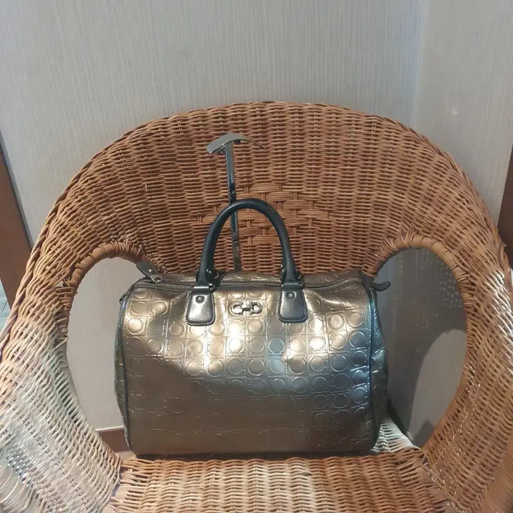 [BUNJANG] Ferragamo Silver Logo Tote Bag / 정품 ㅡ페라가모 ㅡ은장.로고.토트백