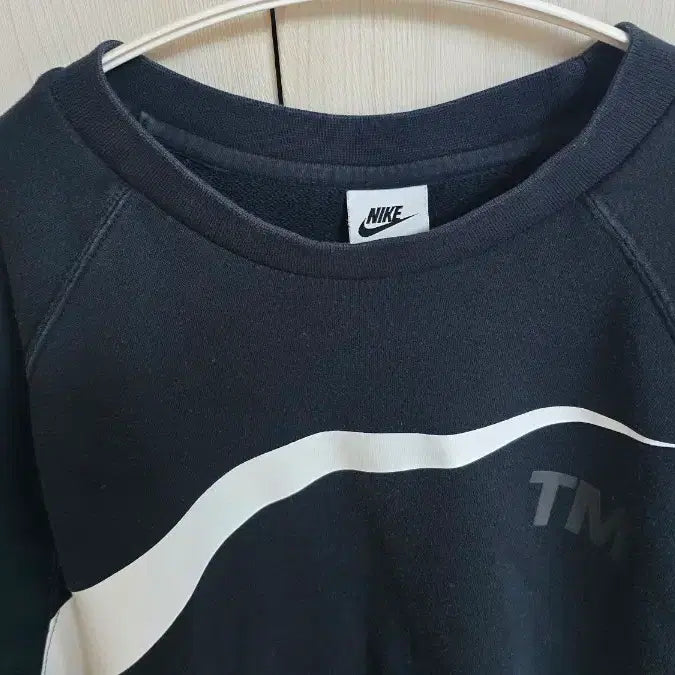 [BUNJANG] Nike Big Swoosh Sweatshirt - Black / 나이키 빅 스우시 맨투맨 블랙 110